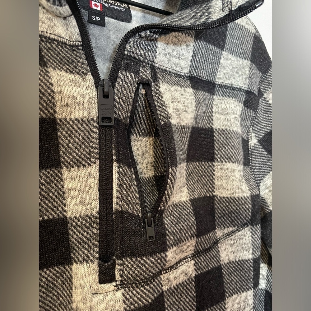 Canada Weathergear Black Gray Plaid 1/4 Zip Fleece Pullover Size Small EUC 🇨🇦 - Picture 4 of 11